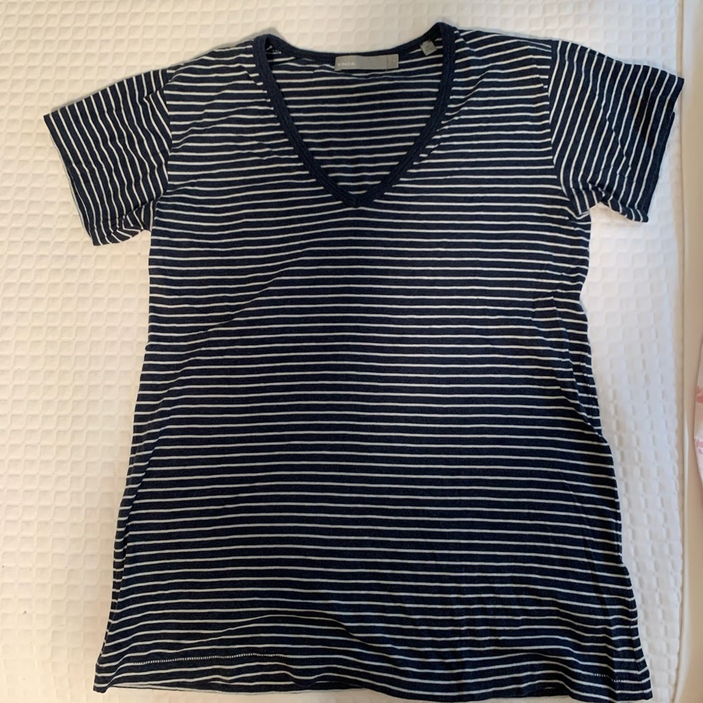 Vince. Essential Pima Cotton V-neck Tee